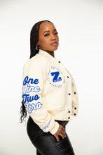 Load image into Gallery viewer, Cropped Cotton Finer Woman Bomber
